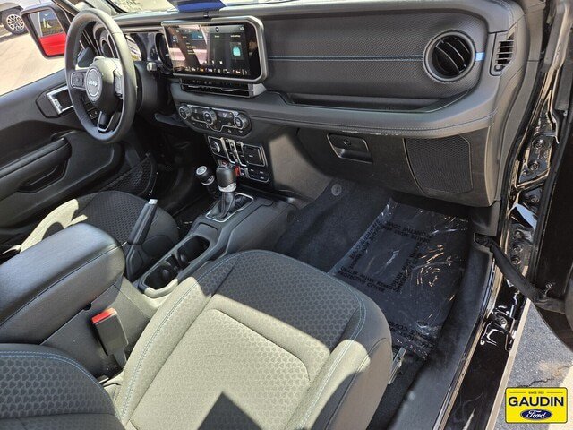 Used 2024 Jeep Wrangler Unlimited Rubicon 4xe AWD/4WD image 17