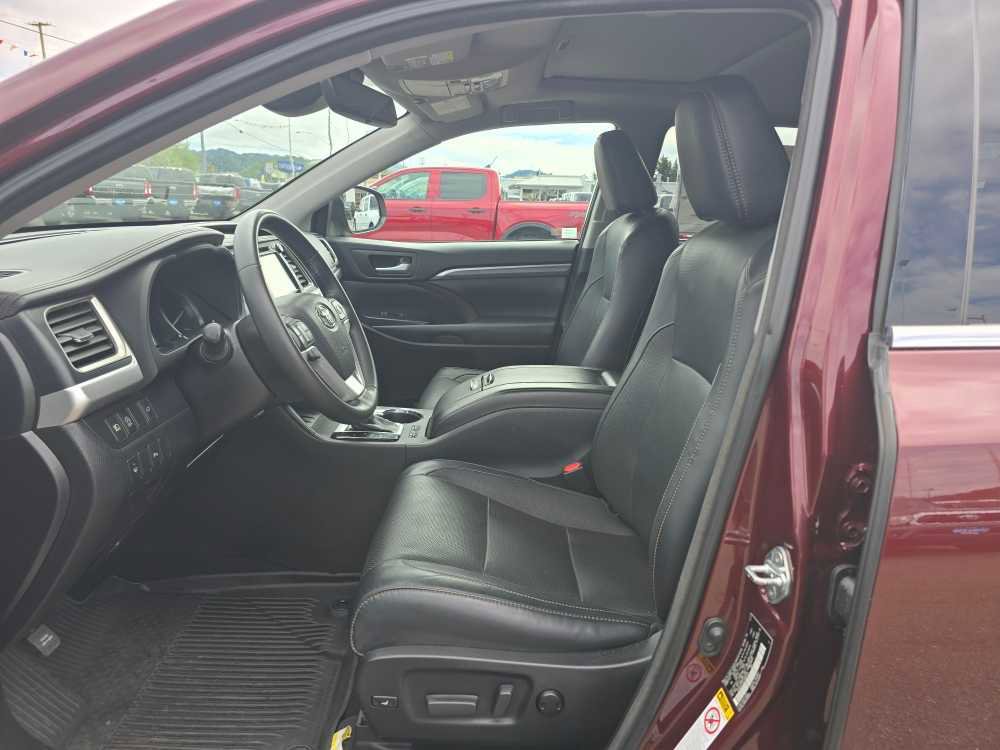 Used 2018 Toyota Highlander Limited AWD/4WD image 9