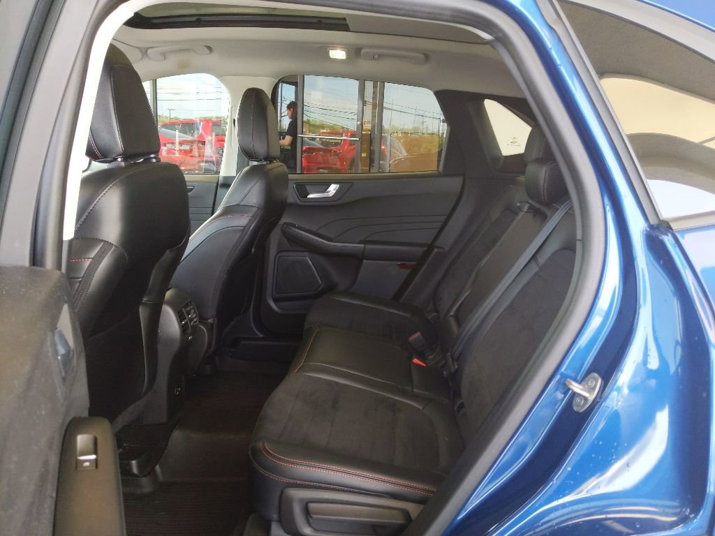 Certified 2022 Ford Escape SEL w/ SEL Stealth AWD Package image 15