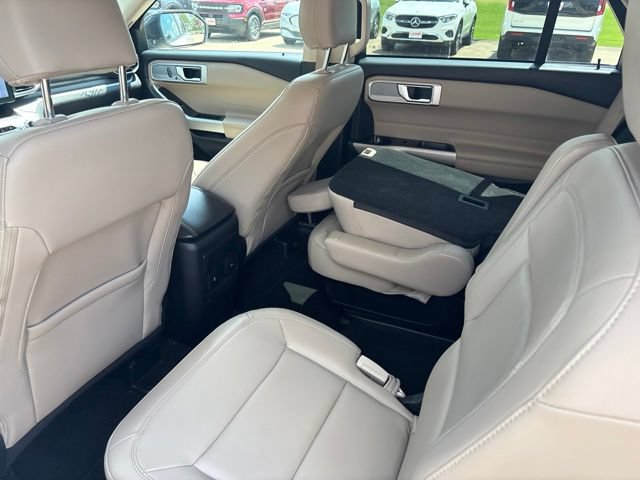 Certified 2023 Ford Explorer XLT w/ Equipment Group 202A AWD/4WD image 16