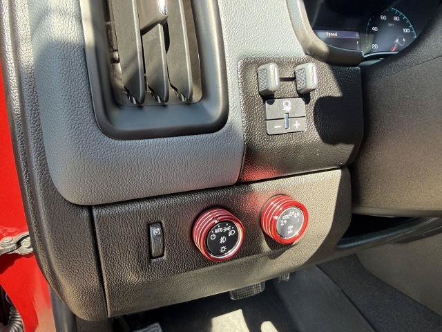 Used 2021 Chevrolet Colorado Z71 w/ Safety Package AWD/4WD image 15