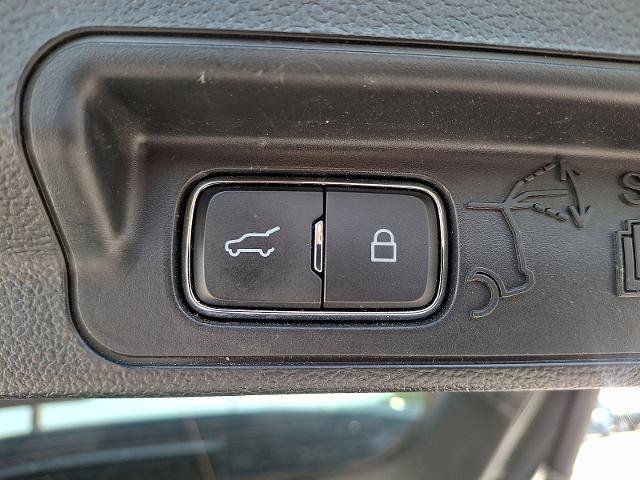 Certified 2023 Ford Explorer XLT w/ Equipment Group 202A AWD/4WD image 32