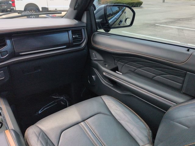 Certified 2022 Ford Expedition Platinum RWD image 17