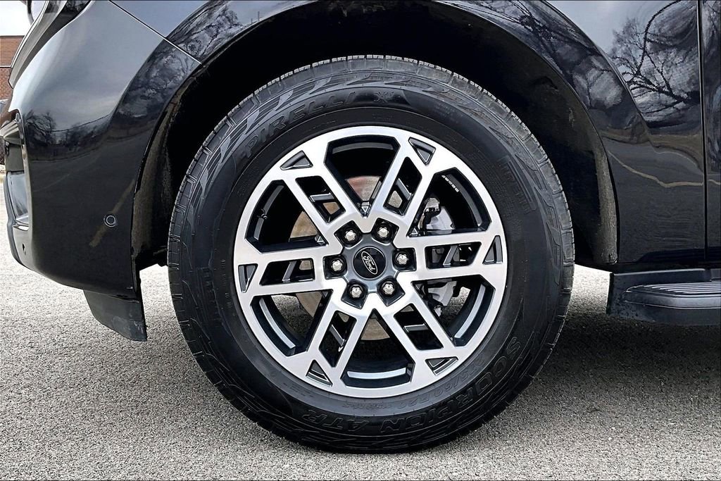 Certified 2025 Ford Expedition Active image 9