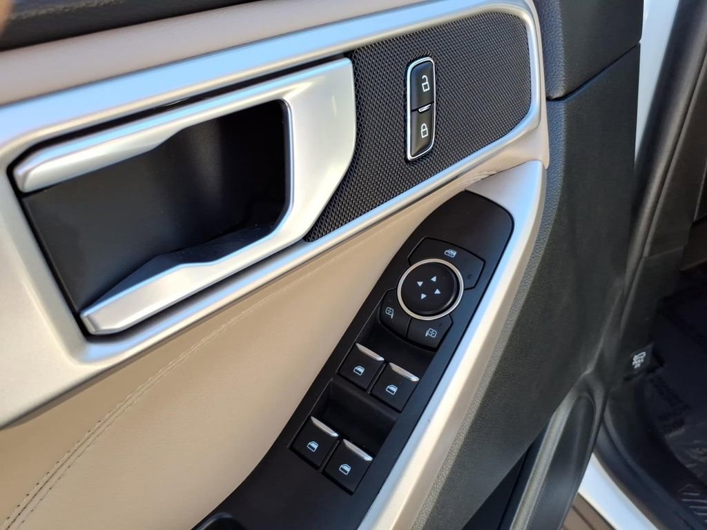 Certified 2023 Ford Explorer XLT w/ Equipment Group 202A image 15