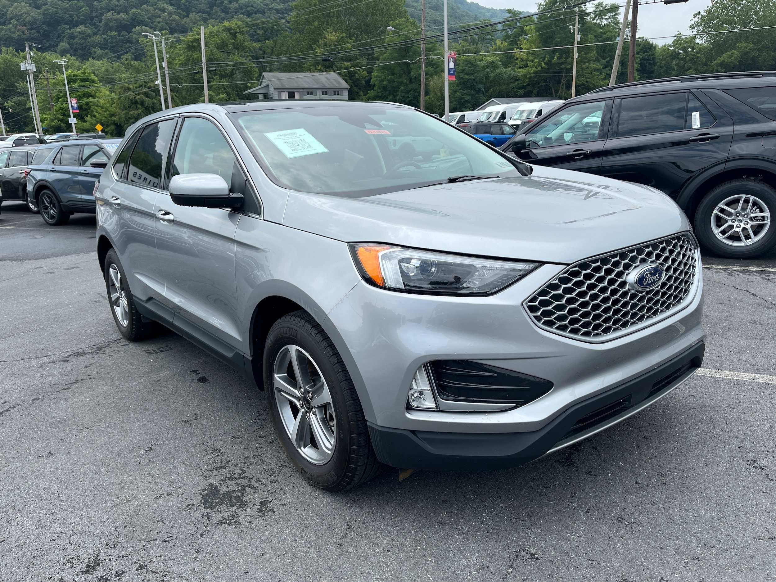 Certified 2023 Ford Edge SEL w/ Convenience Package AWD/4WD image 4