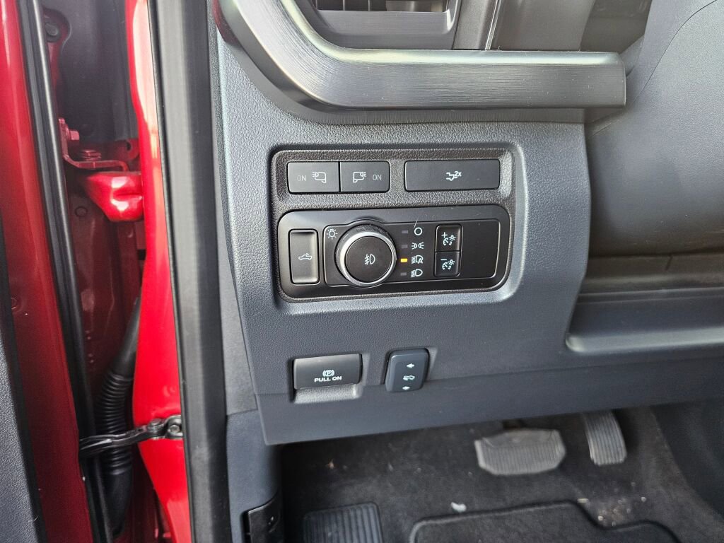 Certified 2024 Ford F350 Lariat w/ Tremor Off-Road Package image 21