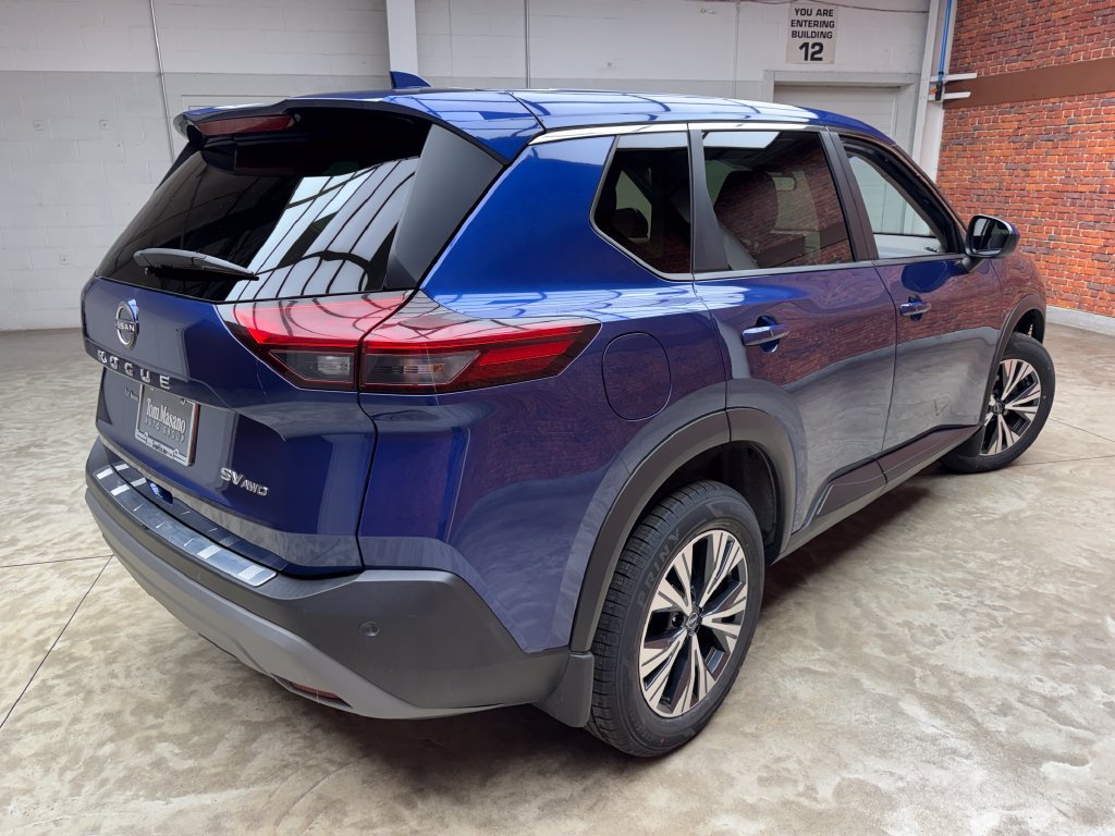 Used 2023 Nissan Rogue SV AWD/4WD image 5