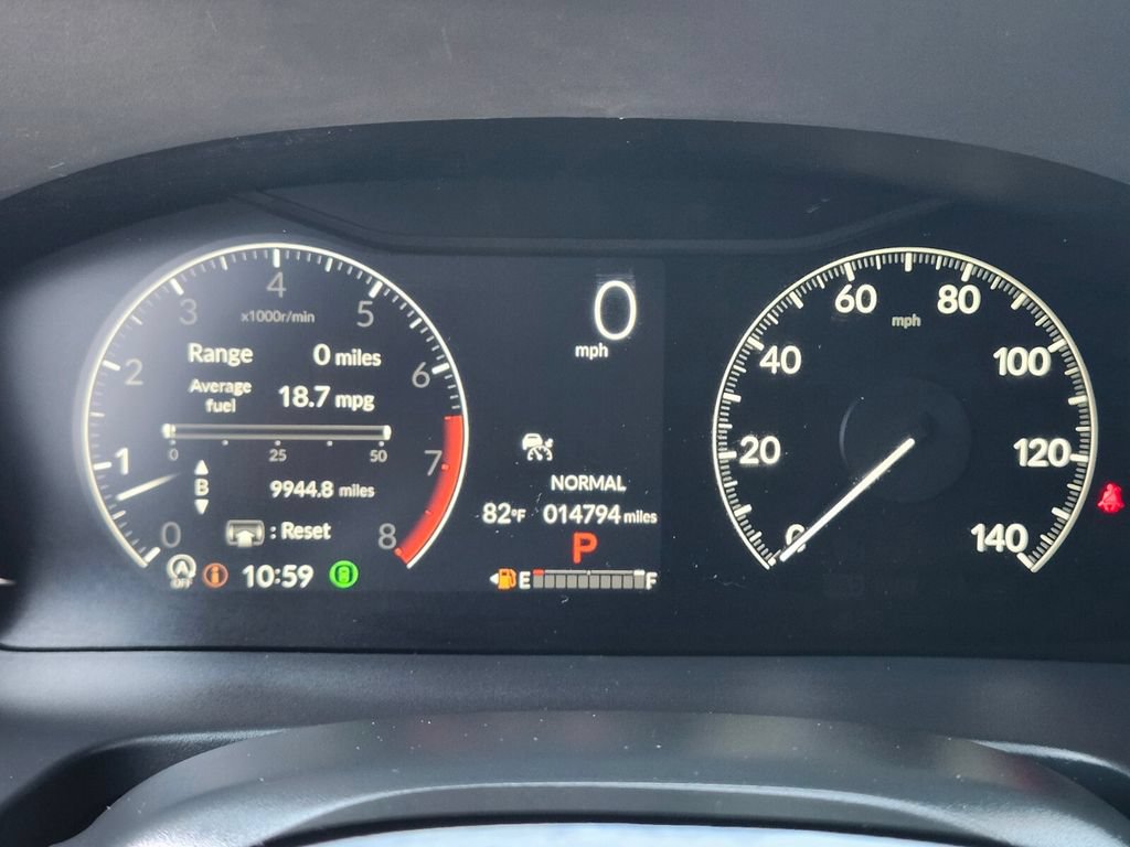 Used 2025 Honda Pilot TrailSport image 32