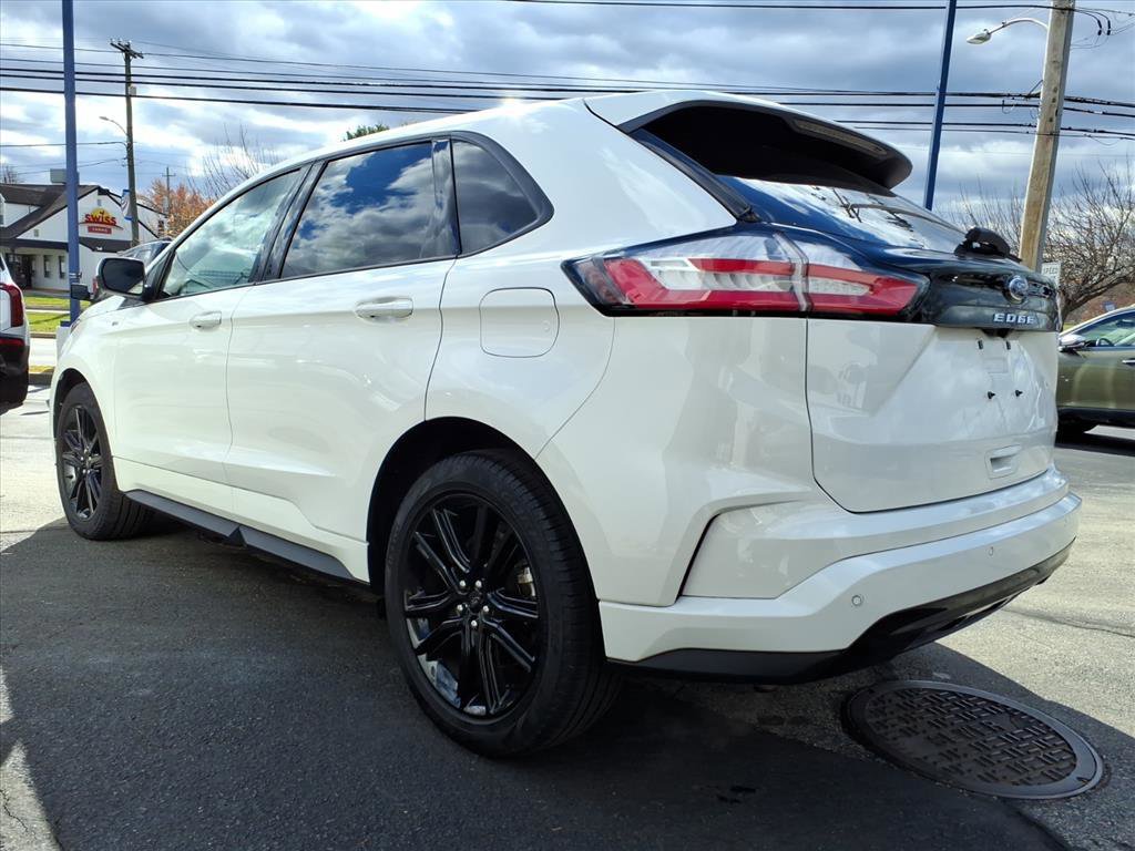 Certified 2024 Ford Edge ST-Line image 3