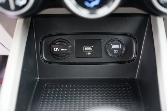 Used 2020 Hyundai Venue SEL image 15