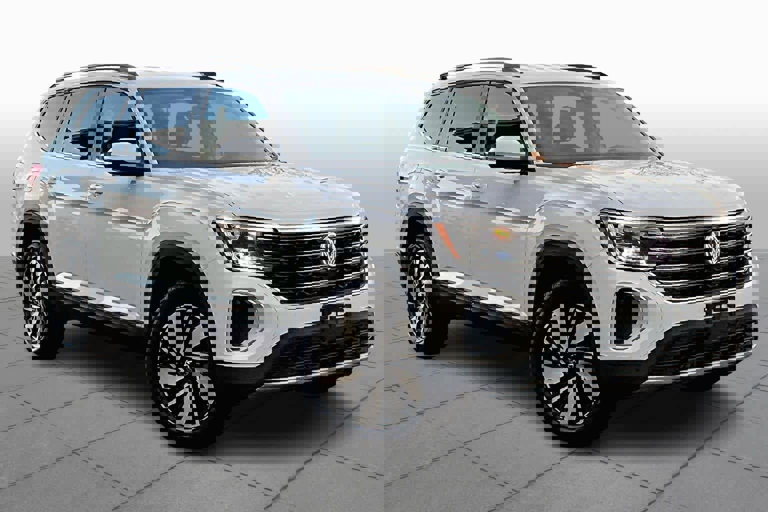 Used 2025 Volkswagen Atlas SE image 2