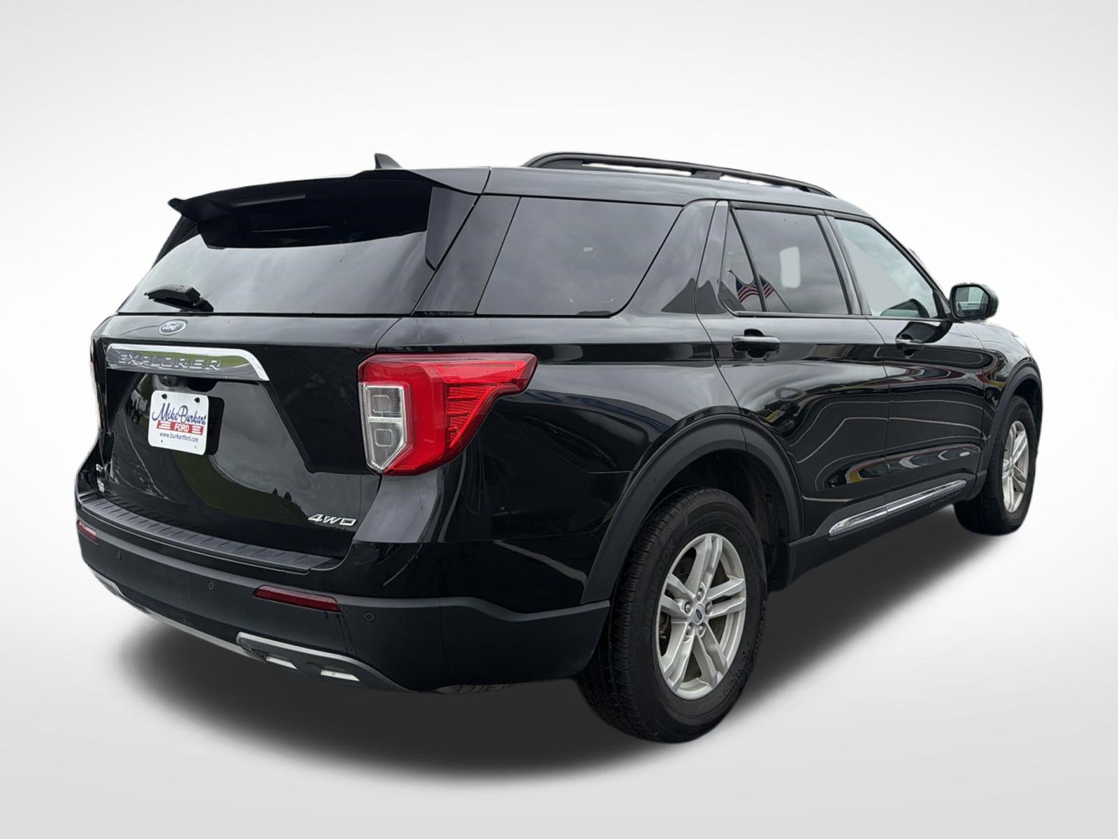 Certified 2024 Ford Explorer XLT w/ Equipment Group 202A AWD/4WD image 8