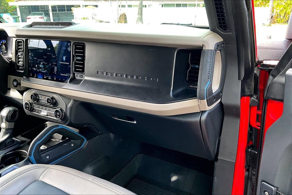 Certified 2023 Ford Bronco Wildtrak AWD/4WD image 16