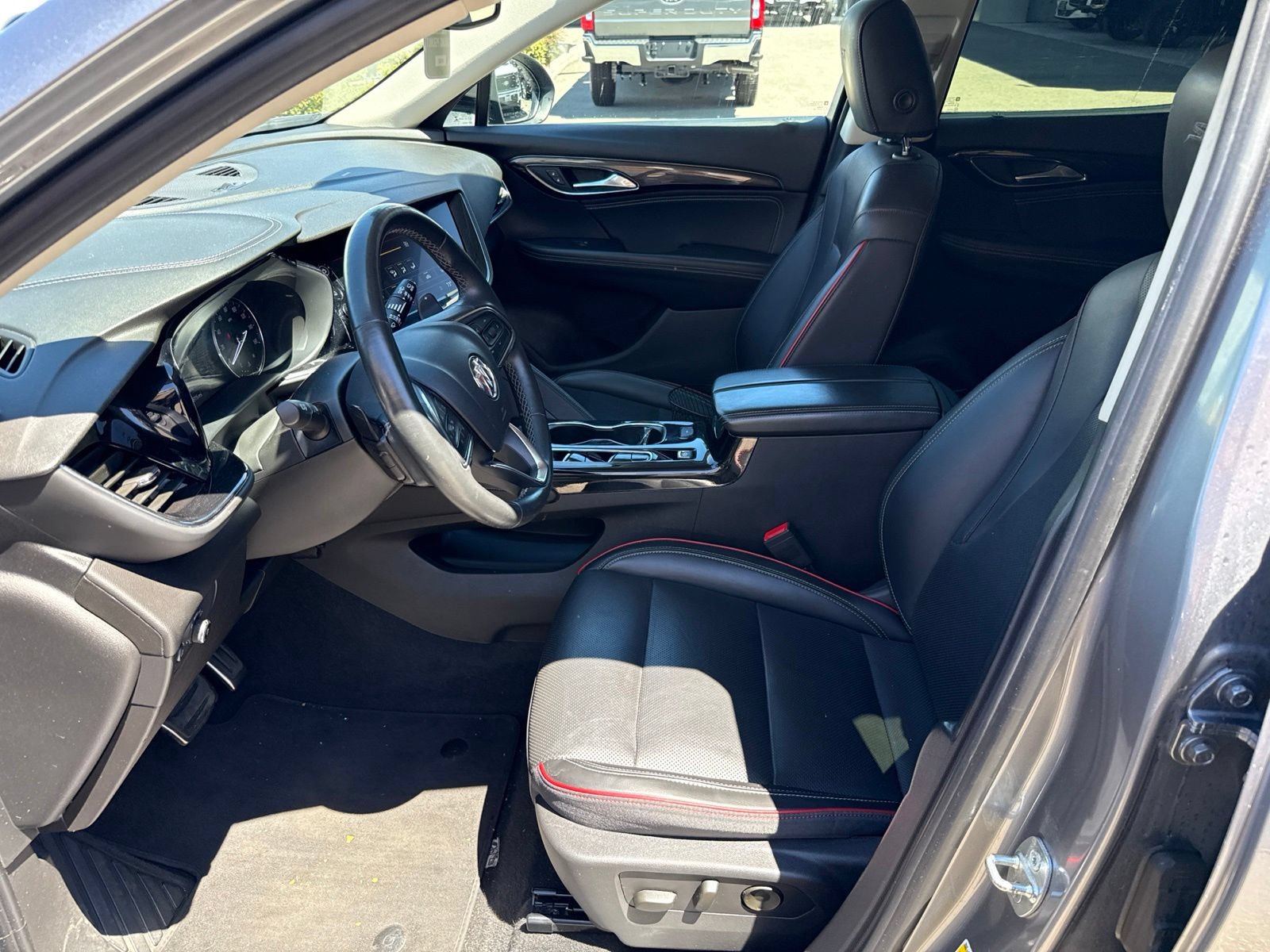 Used 2022 Buick Envision Essence w/ Sport Touring Package FWD image 9