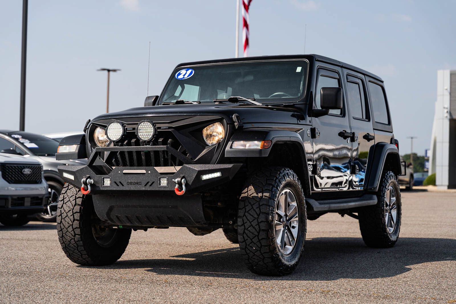 Used 2021 Jeep Wrangler Unlimited Sahara AWD/4WD image 3