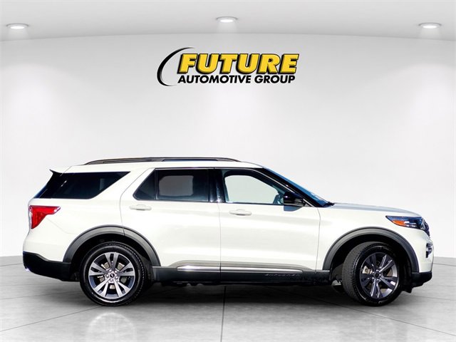 Certified 2022 Ford Explorer XLT w/ Equipment Group 202A image 3