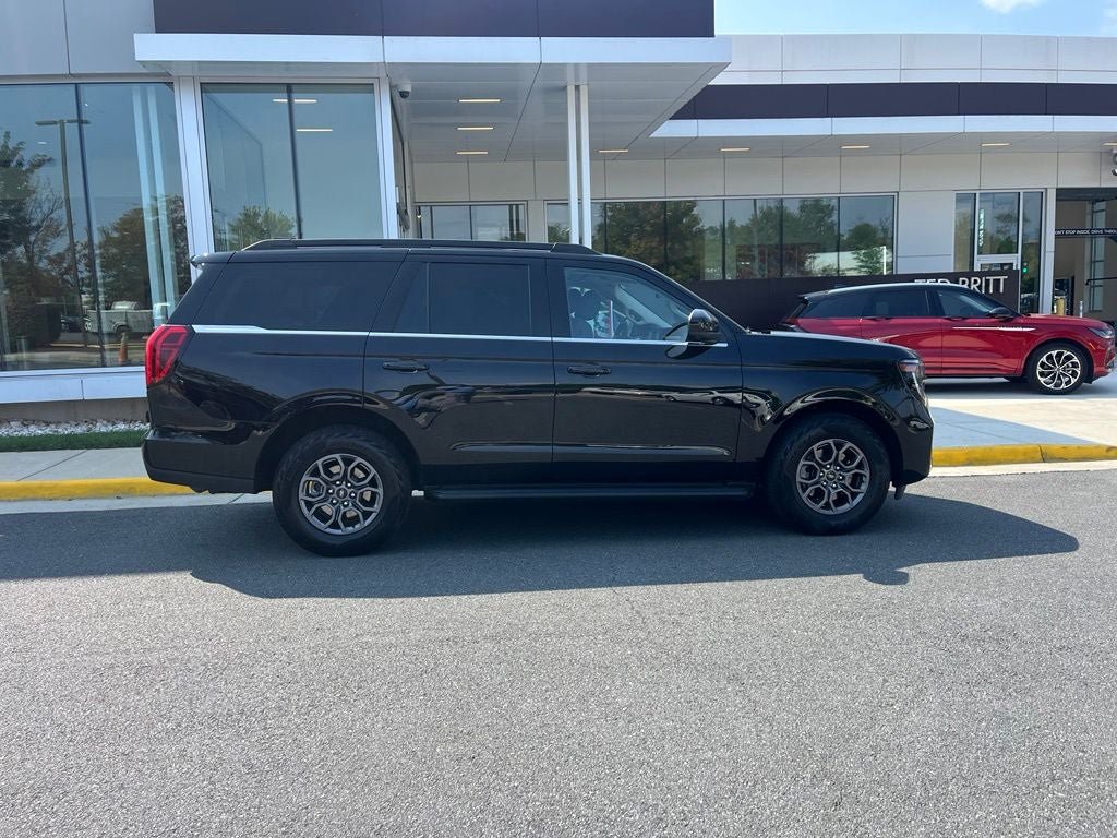 Certified 2025 Ford Expedition Active AWD/4WD image 10