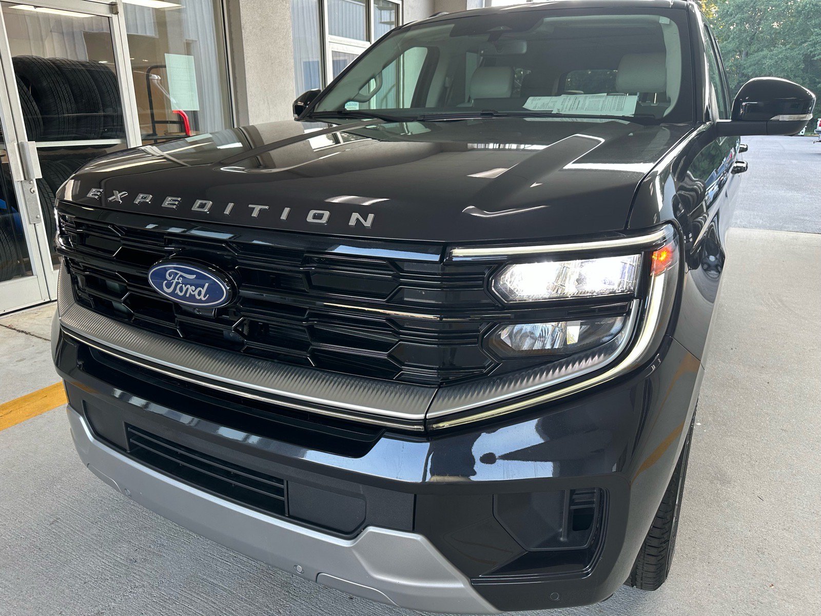 Certified 2025 Ford Expedition Platinum w/ Driver's Package