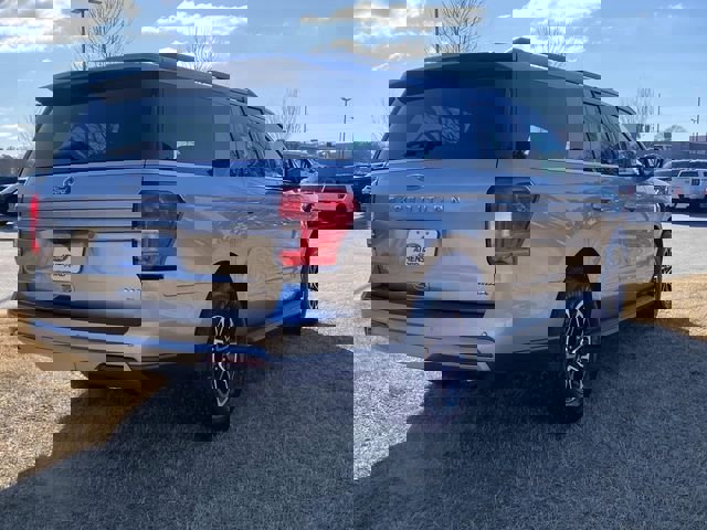 Certified 2024 Ford Expedition Max XLT image 9