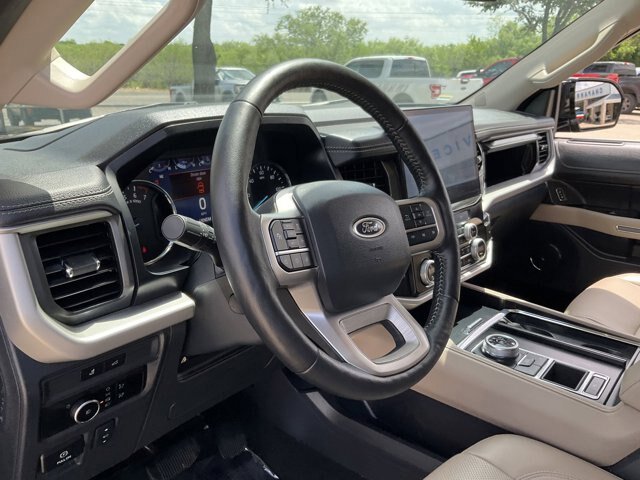 Certified 2024 Ford Expedition XLT RWD image 6
