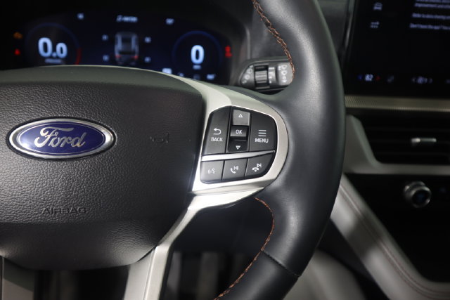 Certified 2025 Ford Explorer Active w/ Active Comfort Package AWD/4WD image 39