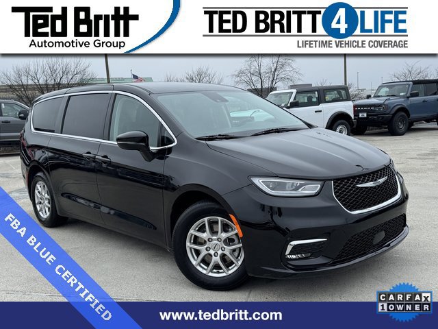 Used 2024 Chrysler Pacifica Touring-L image 7