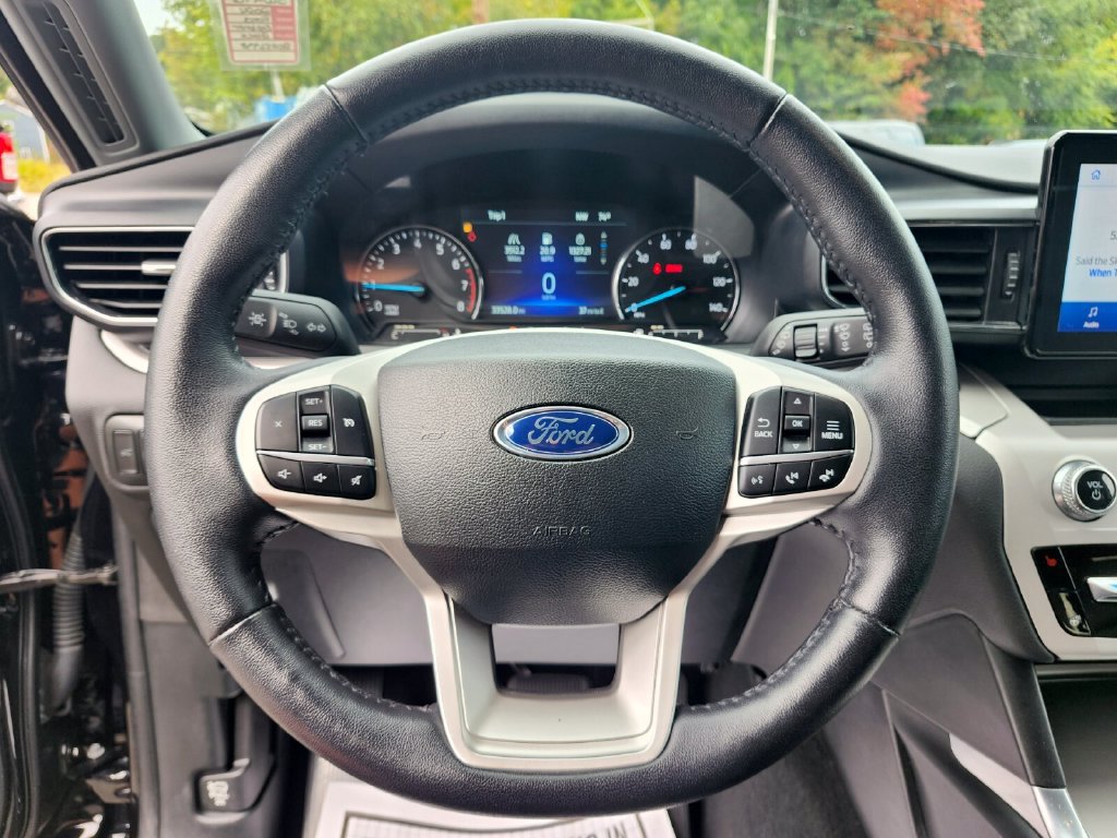Certified 2024 Ford Explorer XLT w/ Equipment Group 202A AWD/4WD image 28
