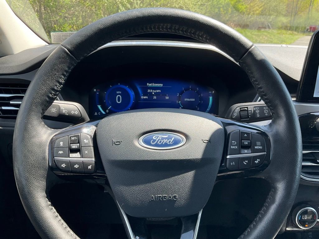 Certified 2021 Ford Escape Titanium w/ Class II Trailer Tow Package image 7