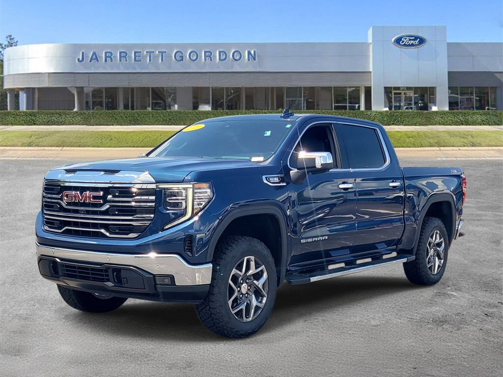 Used 2022 GMC Sierra 1500 SLT w/ SLT Premium Plus Package AWD/4WD image 2