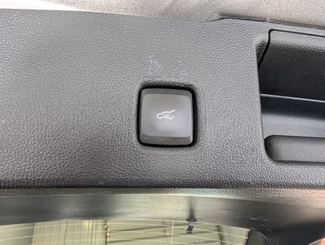 Certified 2024 Ford Escape Platinum AWD/4WD image 32