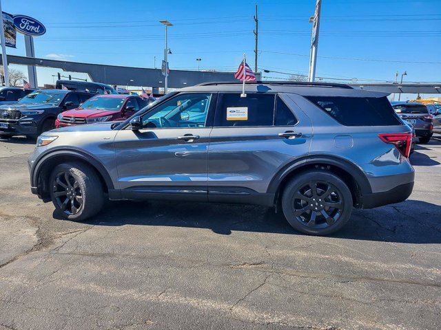 Certified 2023 Ford Explorer ST-Line w/ Class IV Trailer Tow Package AWD/4WD image 6