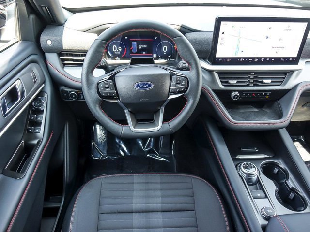 Certified 2025 Ford Explorer ST-Line image 18