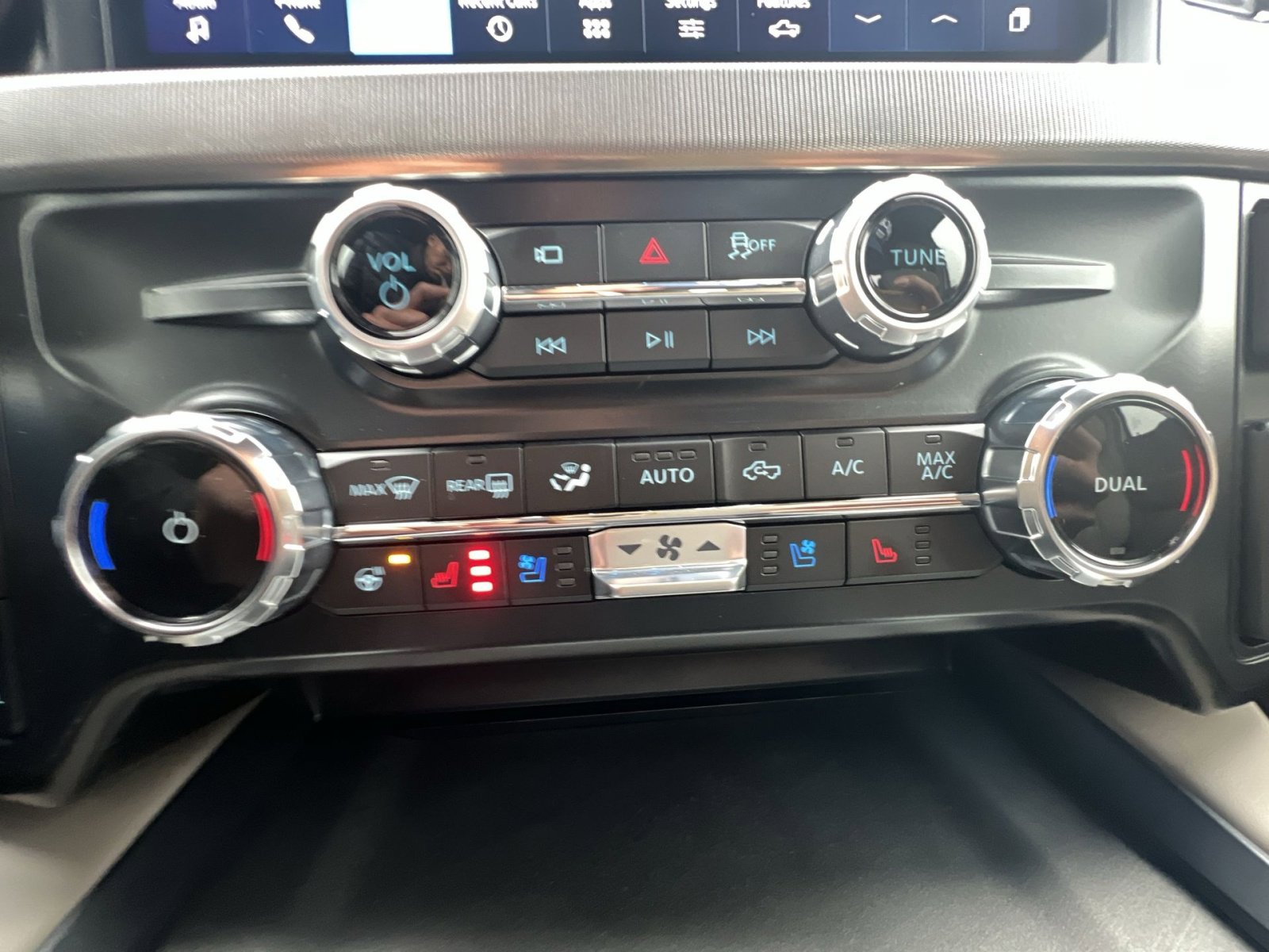 Certified 2026 Ford F450 Platinum w/ Platinum Plus Package image 21