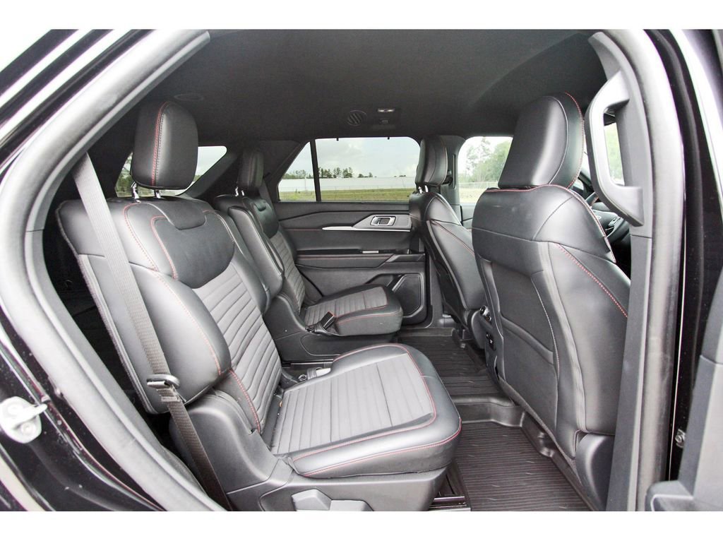 Certified 2025 Ford Explorer ST-Line w/ Premium Package RWD image 10