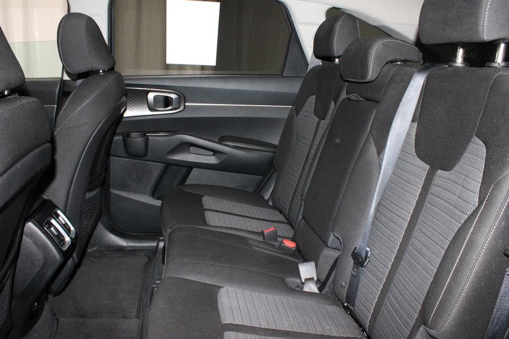 Used 2022 Kia Sorento LX FWD image 21