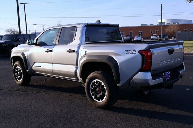 Used 2024 Toyota Tacoma TRD Off-Road image 16