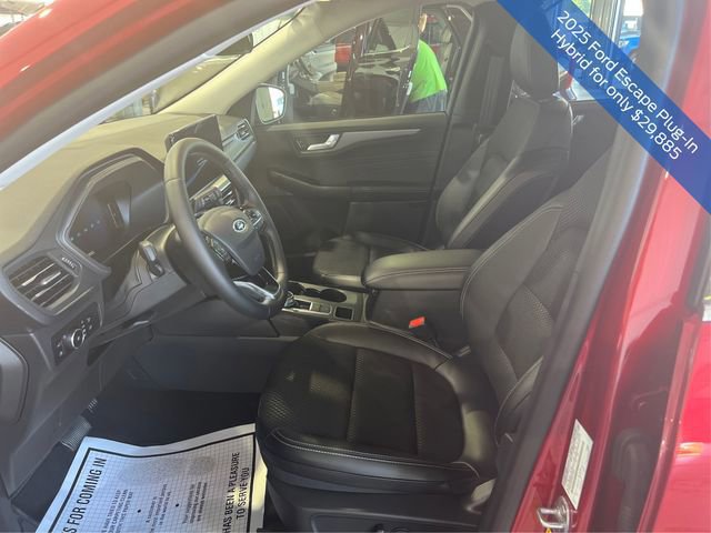 Certified 2025 Ford Escape SE image 9