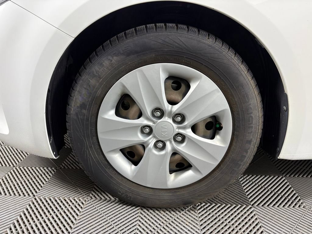 Used 2018 Kia Forte LX w/ LX Rear Camera Package image 11