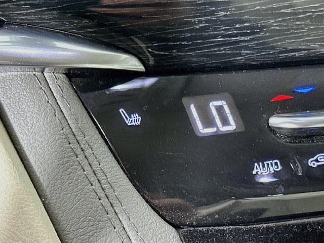 Used 2021 Cadillac XT6 Premium Luxury w/ LPO, Floor Liner Package FWD image 29