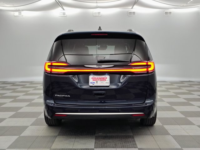 Used 2024 Chrysler Pacifica Pinnacle FWD image 10