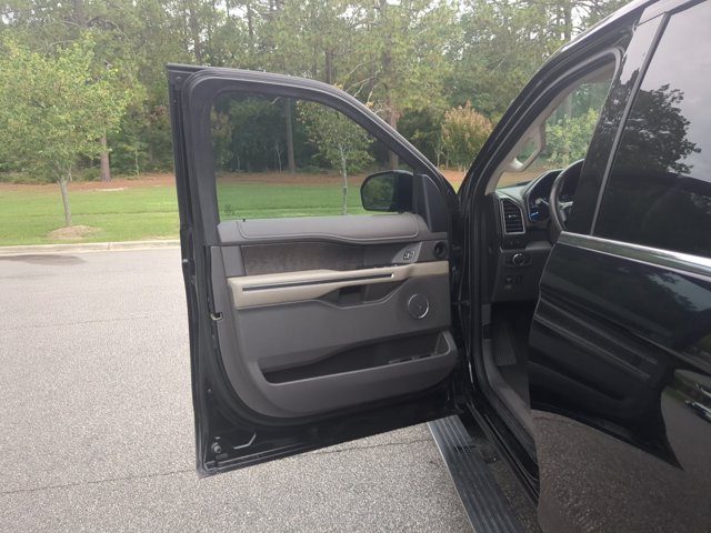 Certified 2019 Ford Expedition Limited w/ Special Edition Package RWD image 13