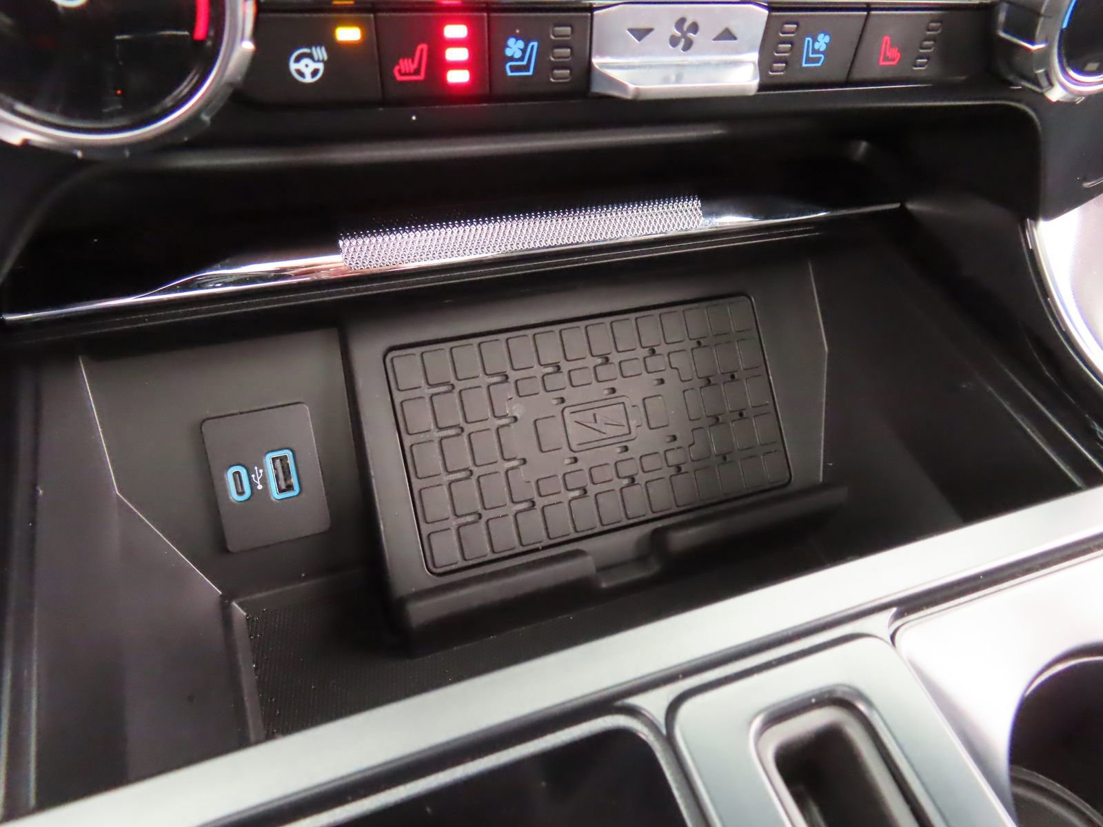 Certified 2024 Ford F150 Raptor w/ Equipment Group 803A Raptor R image 31