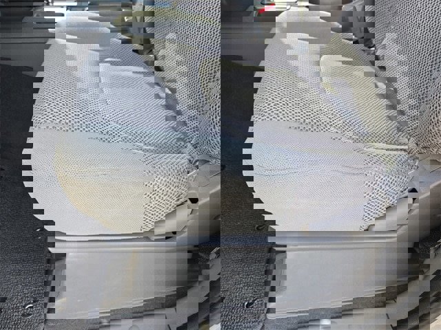 Used 2018 Nissan Frontier SV image 11