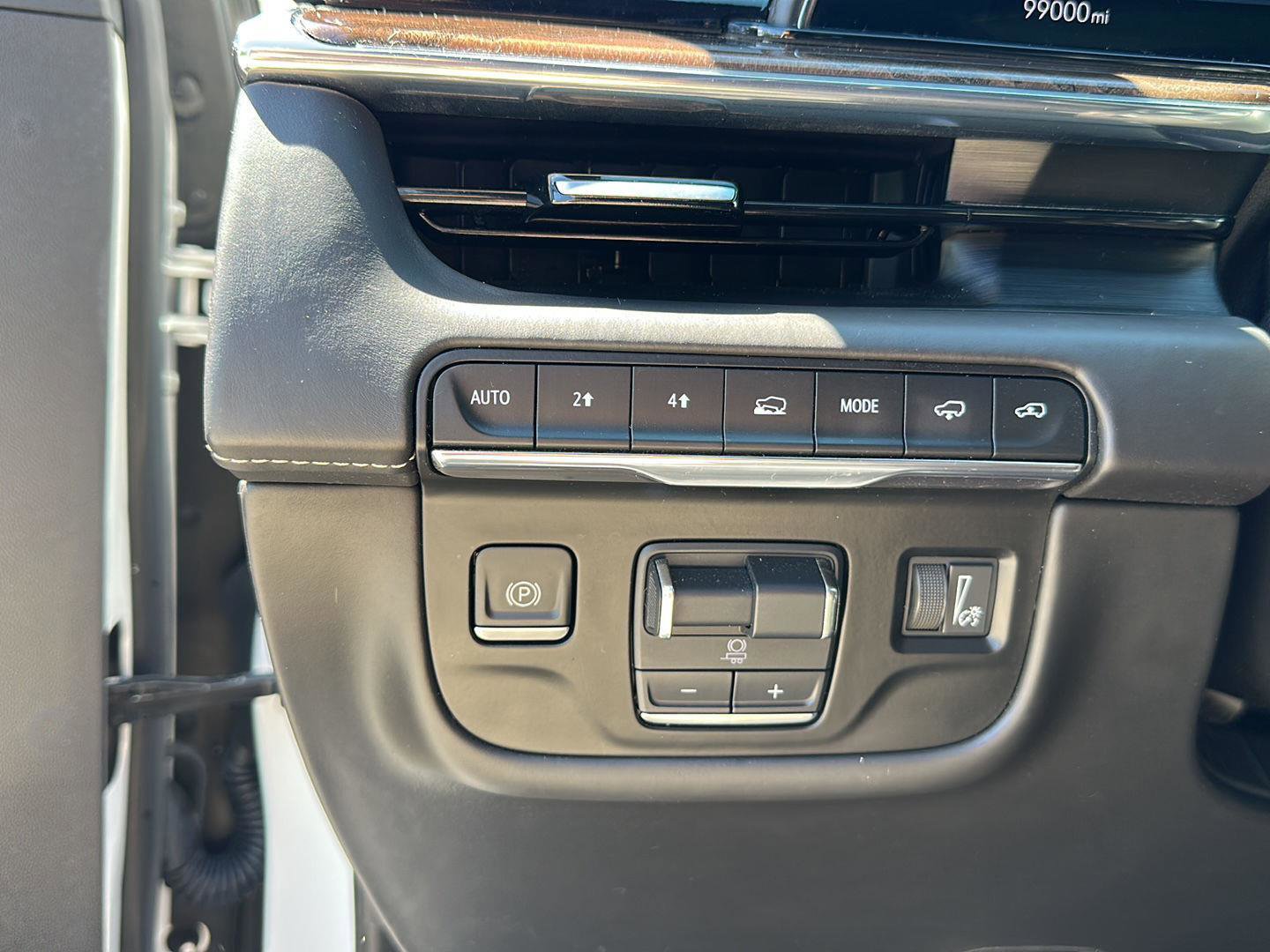 Used 2021 Cadillac Escalade Sport Platinum w/ LPO, ONYX Package AWD/4WD image 22