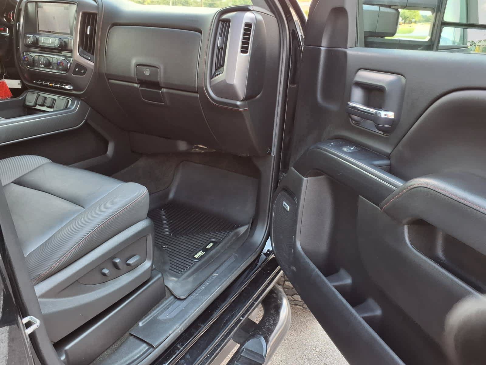 Used 2017 GMC Sierra 2500 SLT w/ Duramax Plus Package AWD/4WD image 30