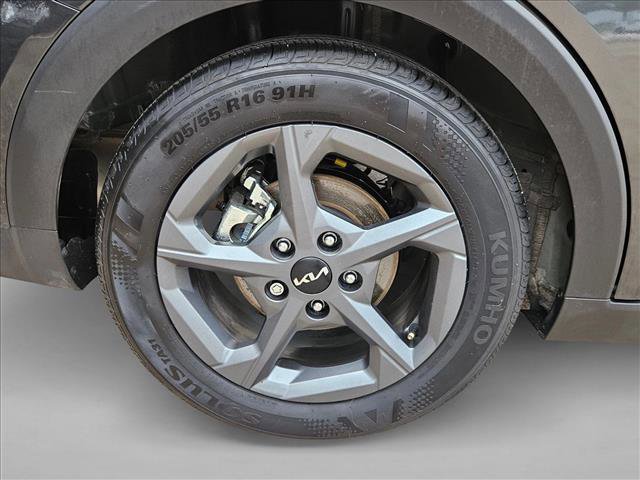 Used 2025 Kia K4 FWD image 19