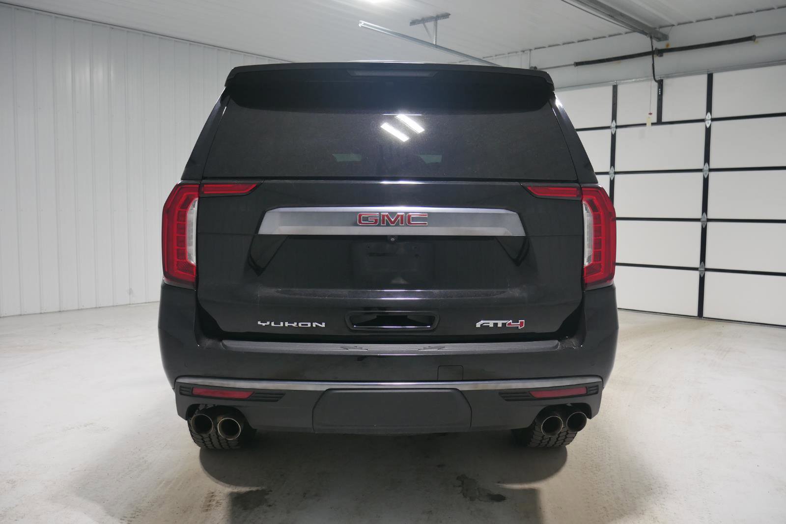 Used 2022 GMC Yukon AT4 w/ Max Trailering Package image 4