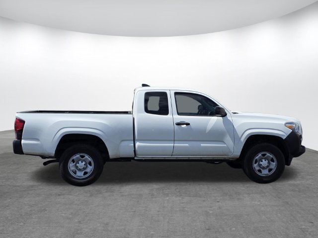 Used 2022 Toyota Tacoma SR RWD image 2