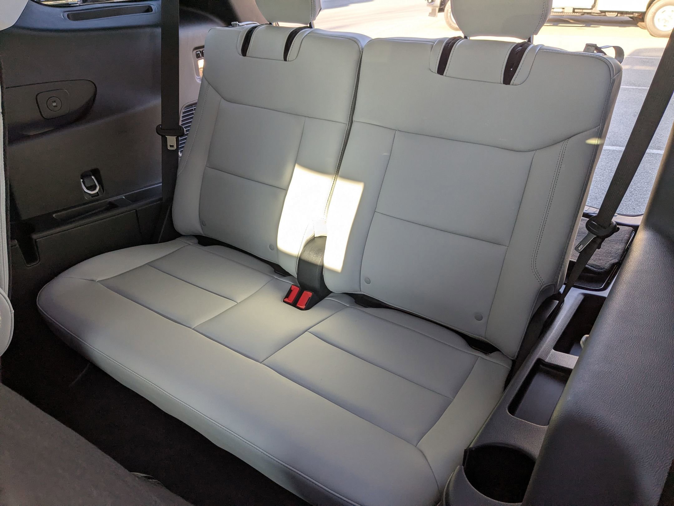 Certified 2025 Ford Explorer Platinum w/ LUX Leather Package image 37